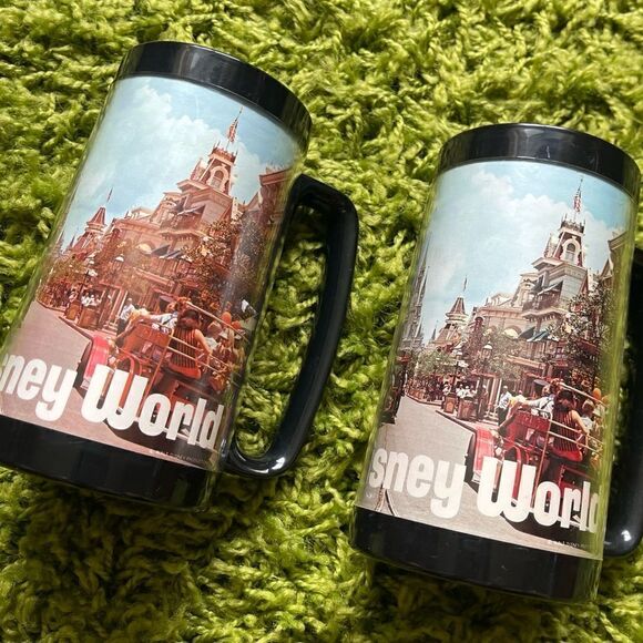 VINTAGE DISNEY MUG SET PLASTIC - Picture 2 of 6